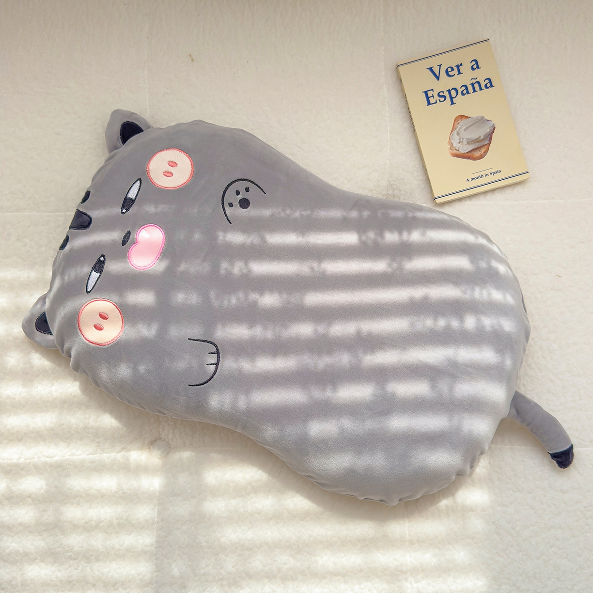 91家纺网 家纺一手货源 找家纺 诺可 2025新款绒款猫肚枕记忆枕枕头枕芯-招财猫 招财猫-灰色