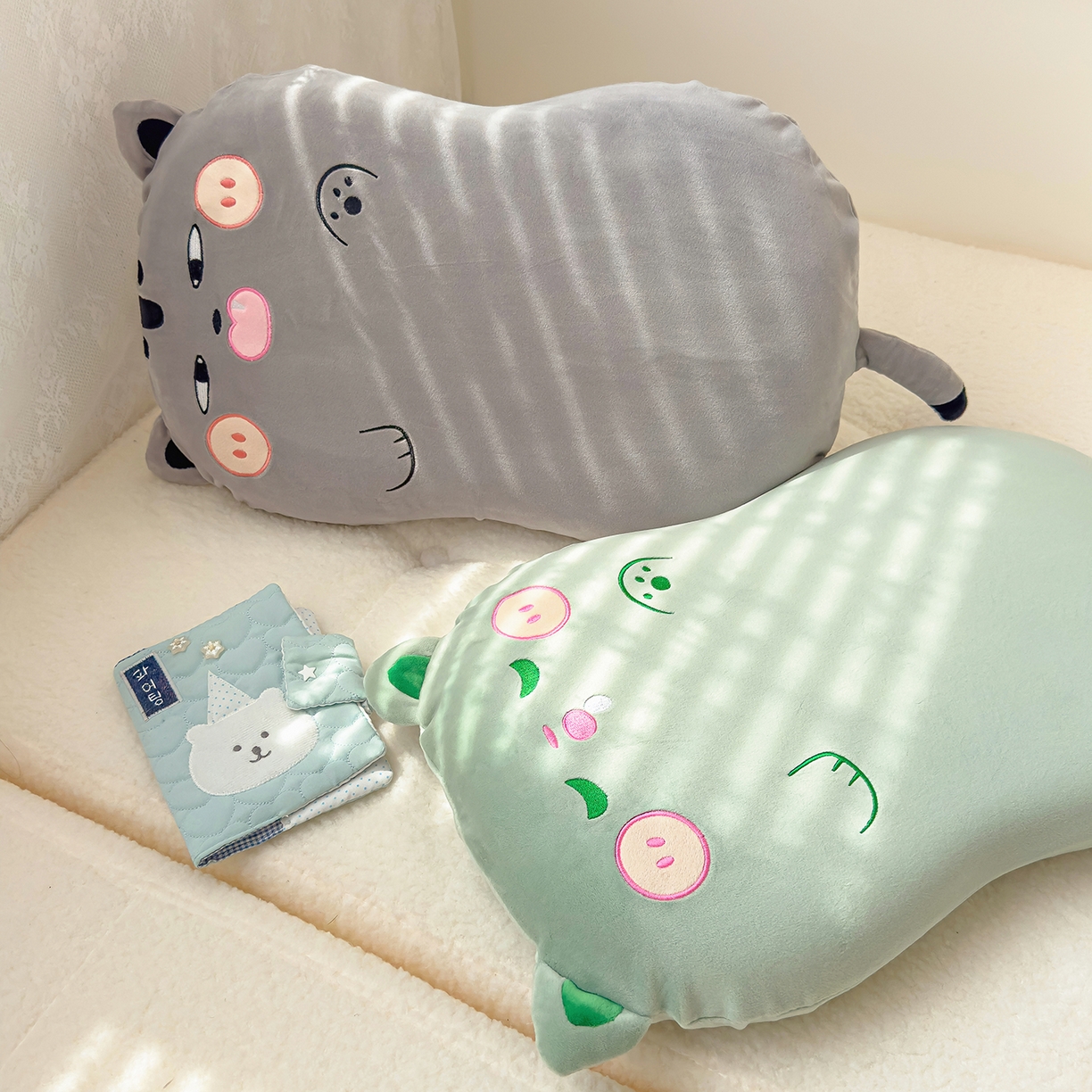91家纺网 家纺一手货源 找家纺 诺可 2025新款绒款猫肚枕记忆枕枕头枕芯-招财猫 招财猫-绿色