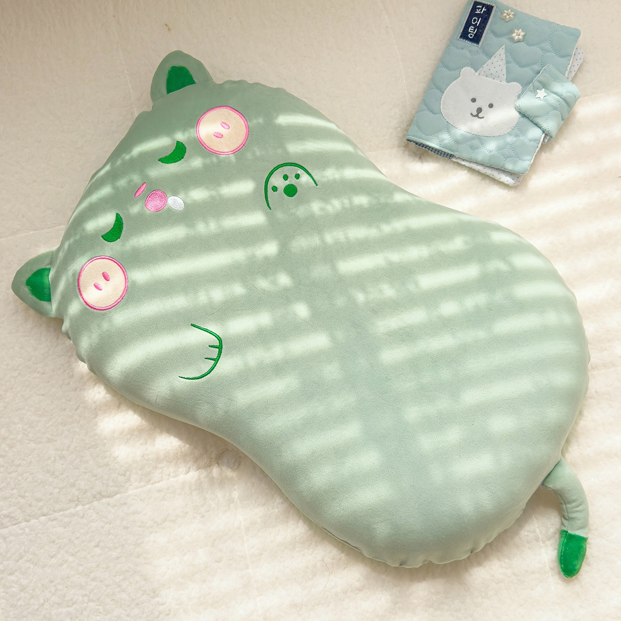 91家纺网 家纺一手货源 找家纺 诺可 2025新款绒款猫肚枕记忆枕枕头枕芯-招财猫 招财猫-绿色