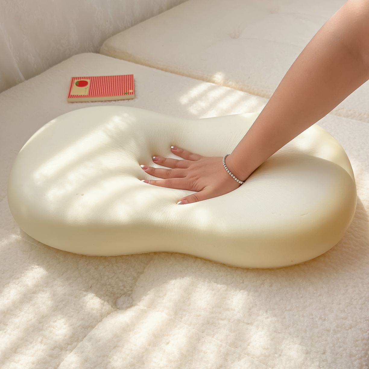 91家纺网 家纺一手货源 找家纺 诺可 2025新款绒款猫肚枕记忆枕枕头枕芯-招财猫 招财猫-黄色