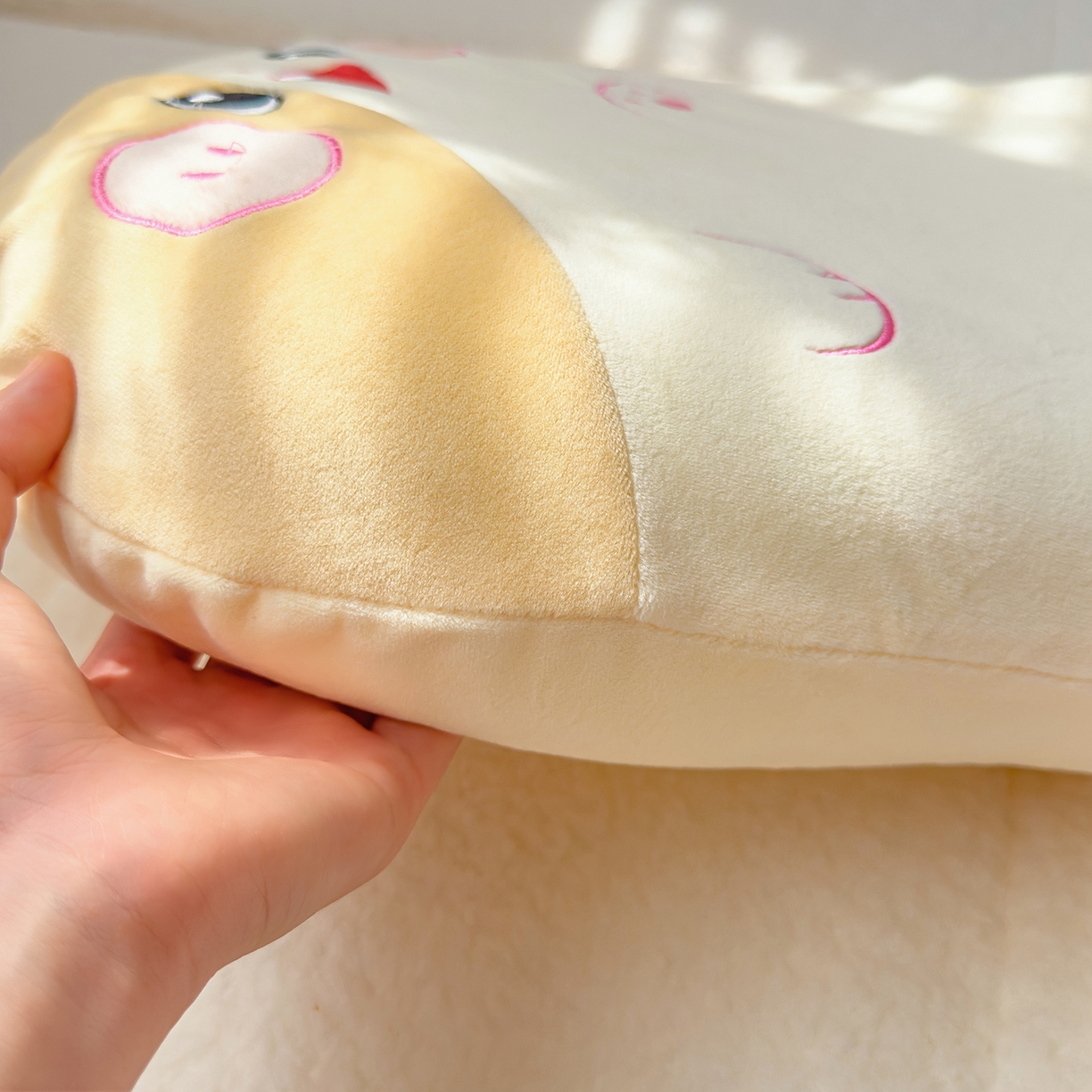 91家纺网 家纺一手货源 找家纺 诺可 2025新款绒款猫肚枕记忆枕枕头枕芯-招财猫 招财猫-黄色