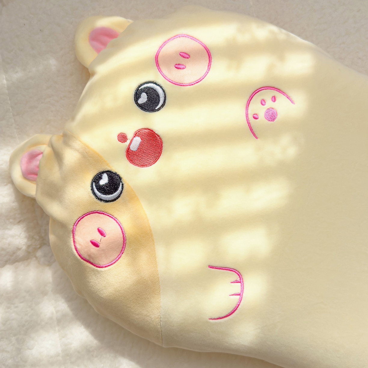 91家纺网 家纺一手货源 找家纺 诺可 2025新款绒款猫肚枕记忆枕枕头枕芯-招财猫 招财猫-黄色