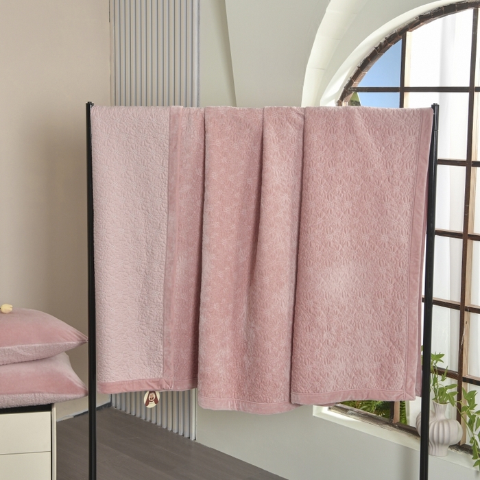 91家纺网 家纺一手货源 找家纺 源舜家纺 2025新款天丝棉婴儿绒双面单床盖 天丝棉粉色