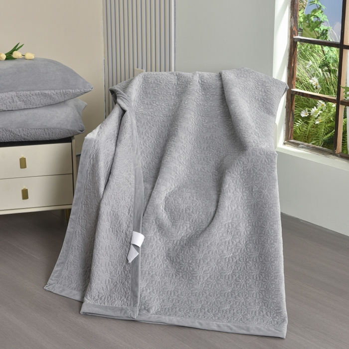 91家纺网 家纺一手货源 找家纺 源舜家纺 2025新款天丝棉婴儿绒双面单床盖 天丝棉灰色