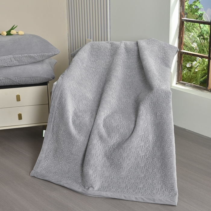 91家纺网 家纺一手货源 找家纺 源舜家纺 2025新款天丝棉婴儿绒双面单床盖 天丝棉灰色