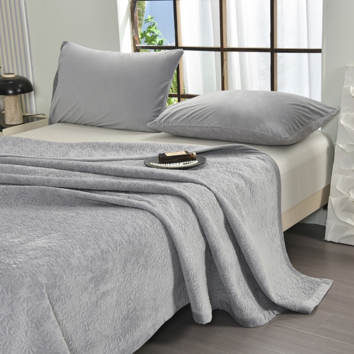 91家纺网 家纺一手货源 找家纺 源舜家纺 2025新款天丝棉婴儿绒双面单床盖 天丝棉灰色