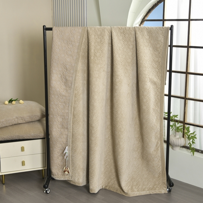 91家纺网 家纺一手货源 找家纺 源舜家纺 2025新款天丝棉婴儿绒双面单床盖 天丝棉卡其