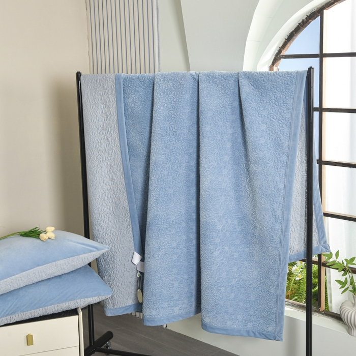 91家纺网 家纺一手货源 找家纺 源舜家纺 2025新款天丝棉婴儿绒双面单床盖 天丝棉蓝色