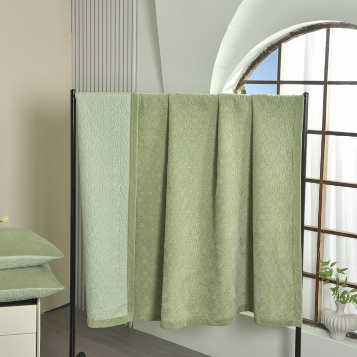 91家纺网 家纺一手货源 找家纺 源舜家纺 2025新款天丝棉婴儿绒双面单床盖 天丝棉绿色