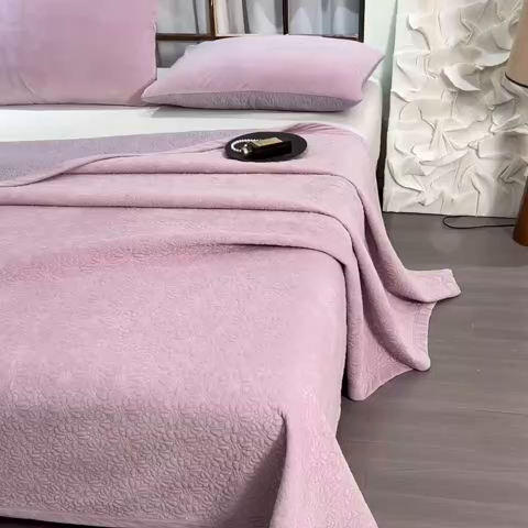 91家纺网 家纺一手货源 找家纺 源舜家纺 2025新款天丝棉婴儿绒双面单床盖 天丝棉紫色