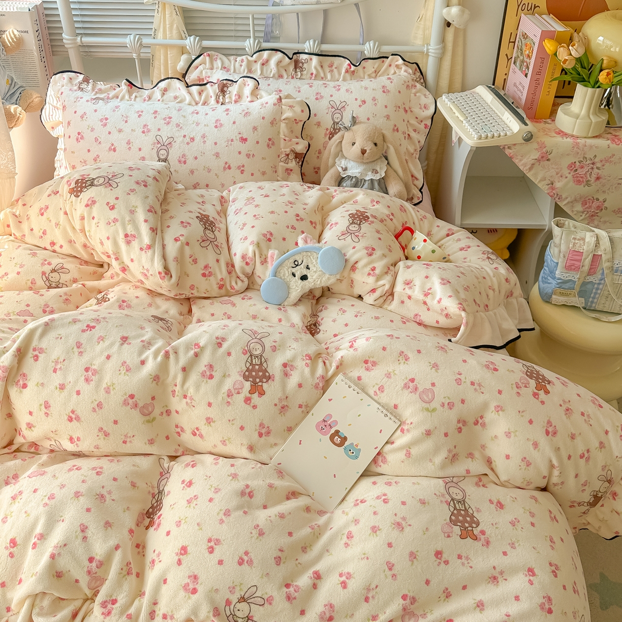 91家纺网 家纺一手货源 找家纺 （总）韩都家居 2025新款亲肤舒适韩版温暖牛奶绒四件套-花边款