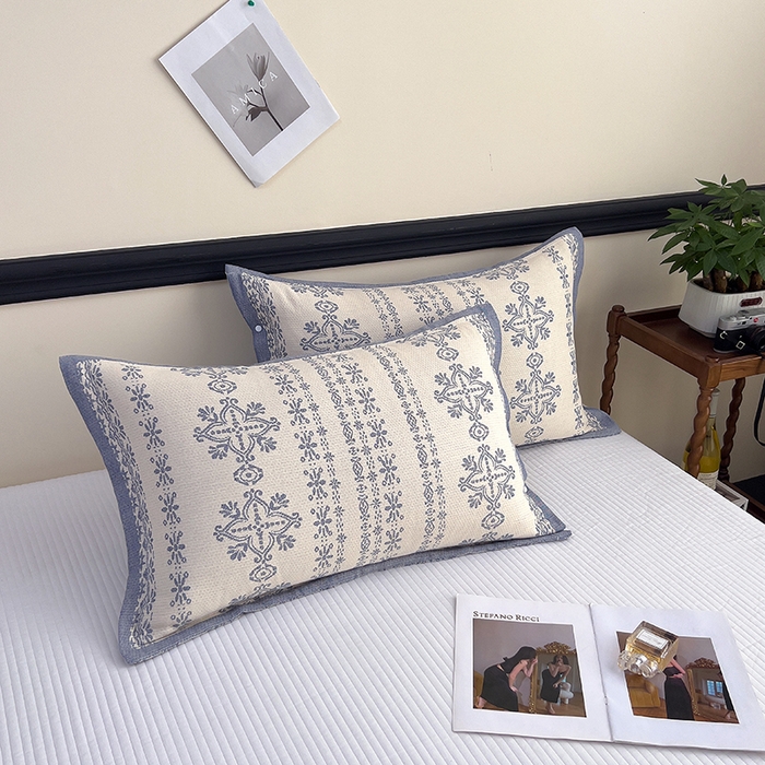 91家纺网 家纺一手货源 找家纺 悦然毛巾被 2025新款四层纱全棉纱布枕套 丝路花语-蓝