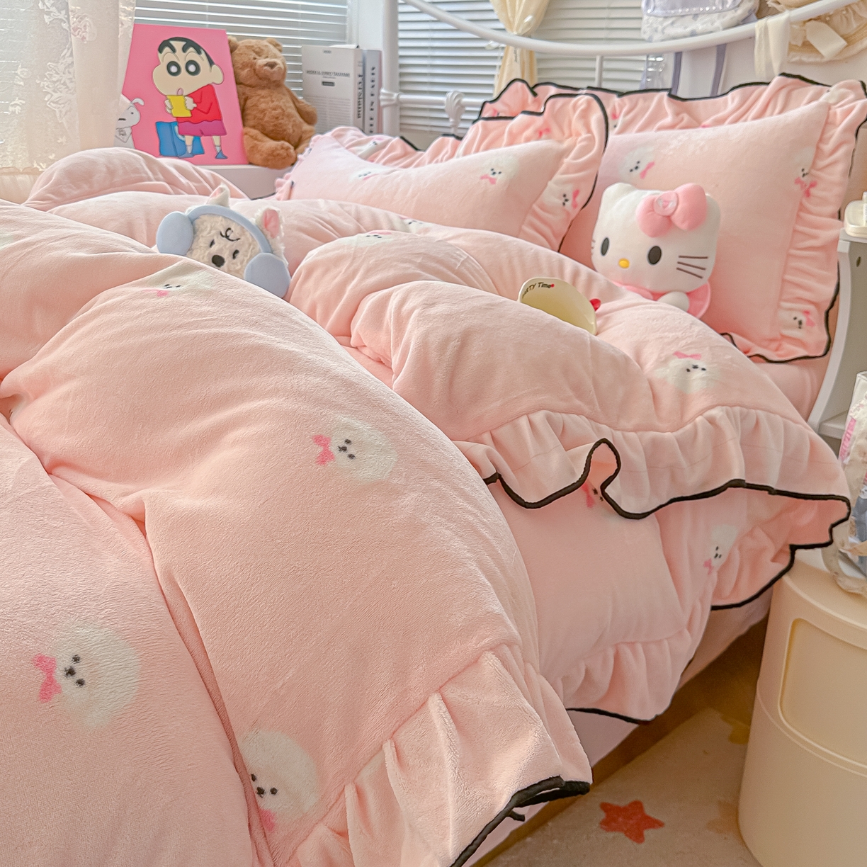 91家纺网 家纺一手货源 找家纺 韩都家居 2025新款亲肤舒适韩版温暖牛奶绒四件套-花边款 蝴蝶结小狗-玉