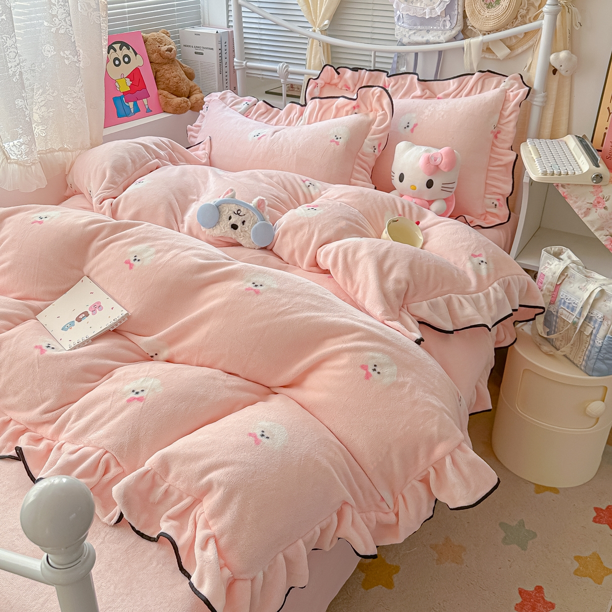 91家纺网 家纺一手货源 找家纺 韩都家居 2025新款亲肤舒适韩版温暖牛奶绒四件套-花边款 蝴蝶结小狗-玉