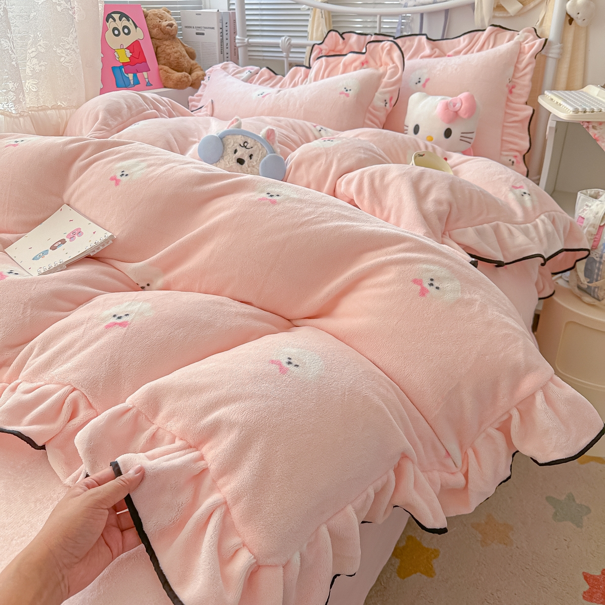 91家纺网 家纺一手货源 找家纺 韩都家居 2025新款亲肤舒适韩版温暖牛奶绒四件套-花边款 蝴蝶结小狗-玉