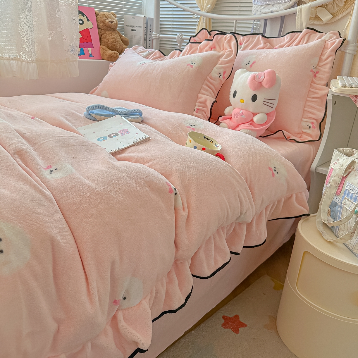 91家纺网 家纺一手货源 找家纺 韩都家居 2025新款亲肤舒适韩版温暖牛奶绒四件套-花边款 蝴蝶结小狗-玉