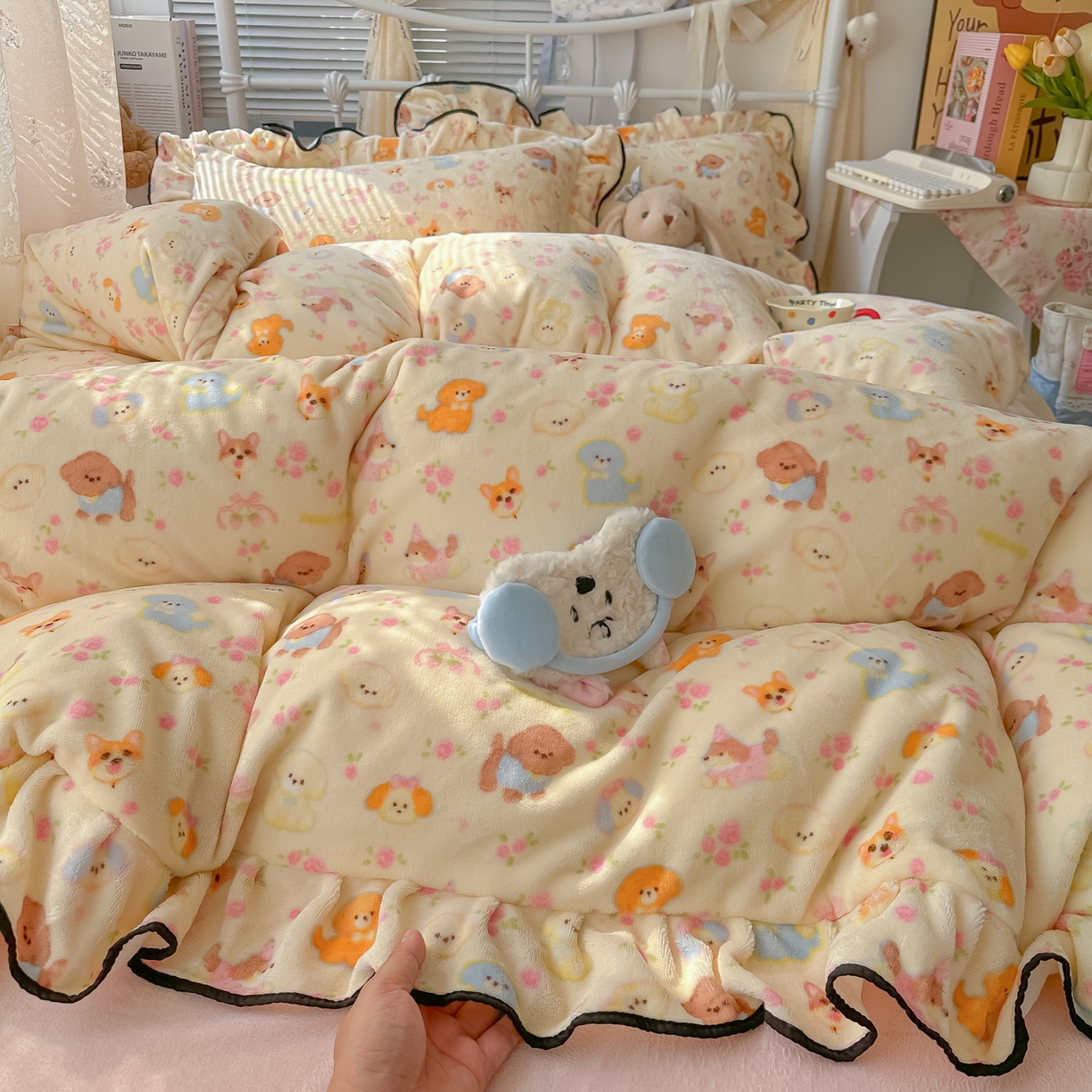 91家纺网 家纺一手货源 找家纺 韩都家居 2025新款亲肤舒适韩版温暖牛奶绒四件套-花边款 奶芙小狗