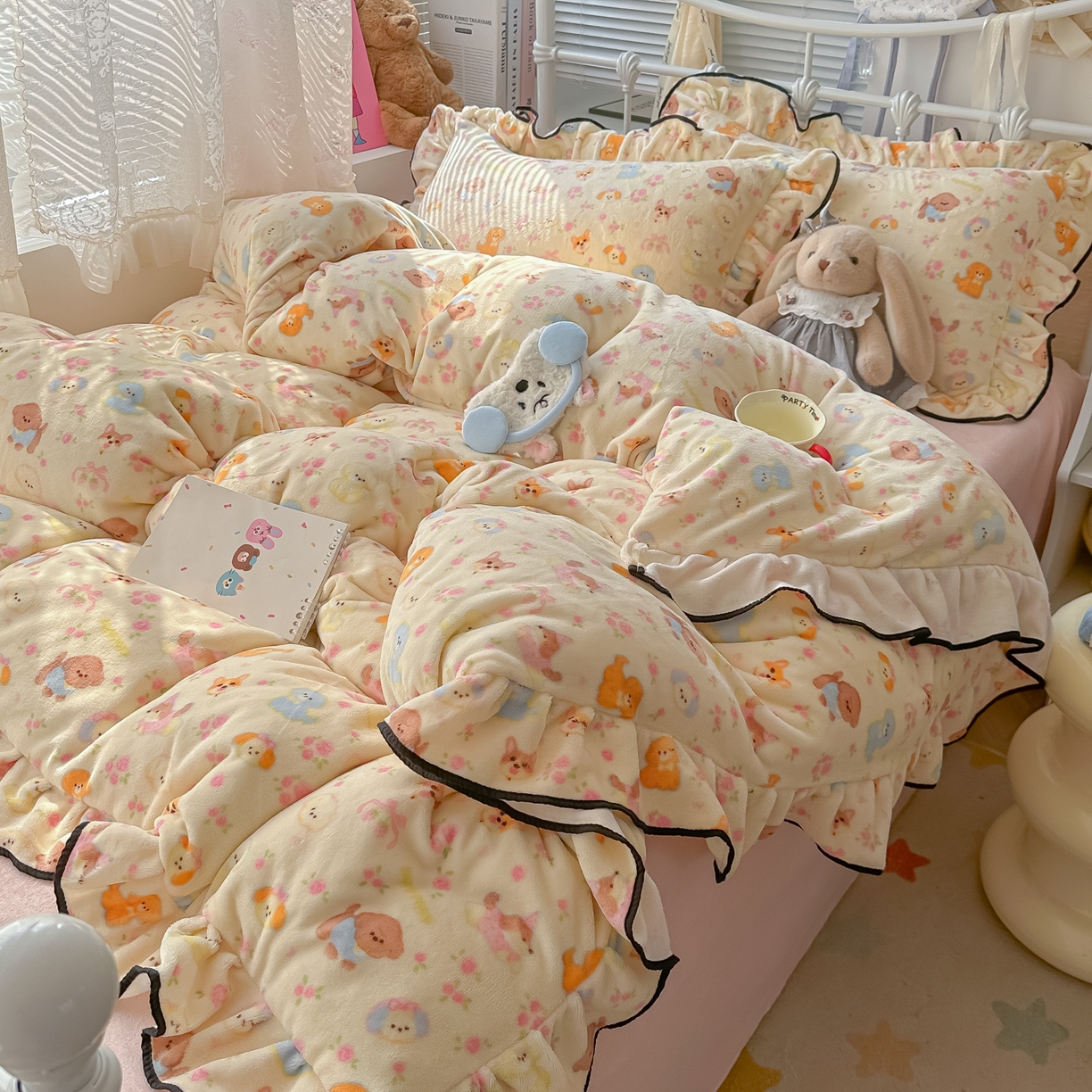 91家纺网 家纺一手货源 找家纺 韩都家居 2025新款亲肤舒适韩版温暖牛奶绒四件套-花边款 奶芙小狗