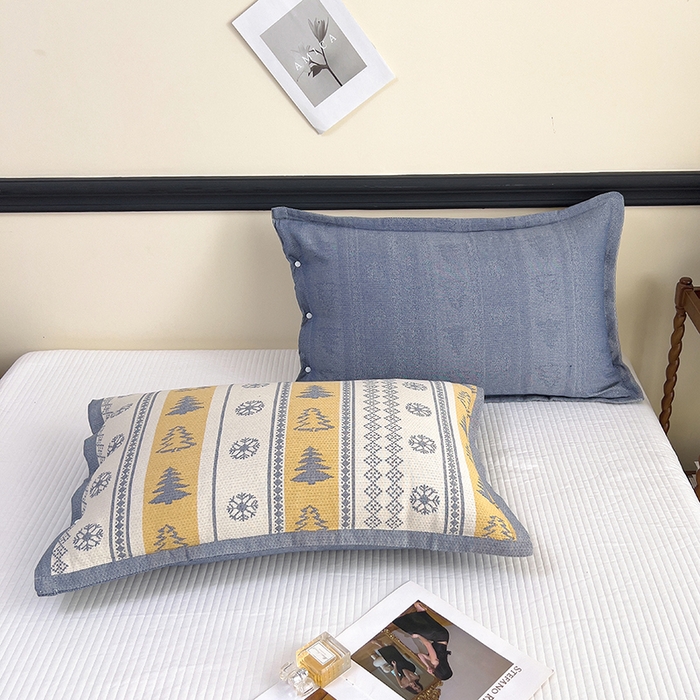 91家纺网 家纺一手货源 找家纺 悦然毛巾被 2025新款四层纱全棉纱布枕套 冰轮树影-蓝