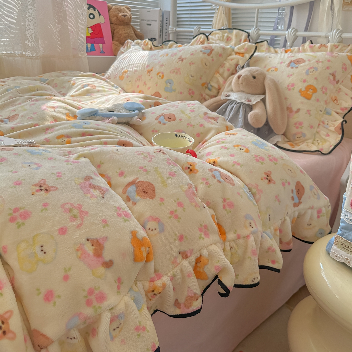 91家纺网 家纺一手货源 找家纺 韩都家居 2025新款亲肤舒适韩版温暖牛奶绒四件套-花边款 奶芙小狗