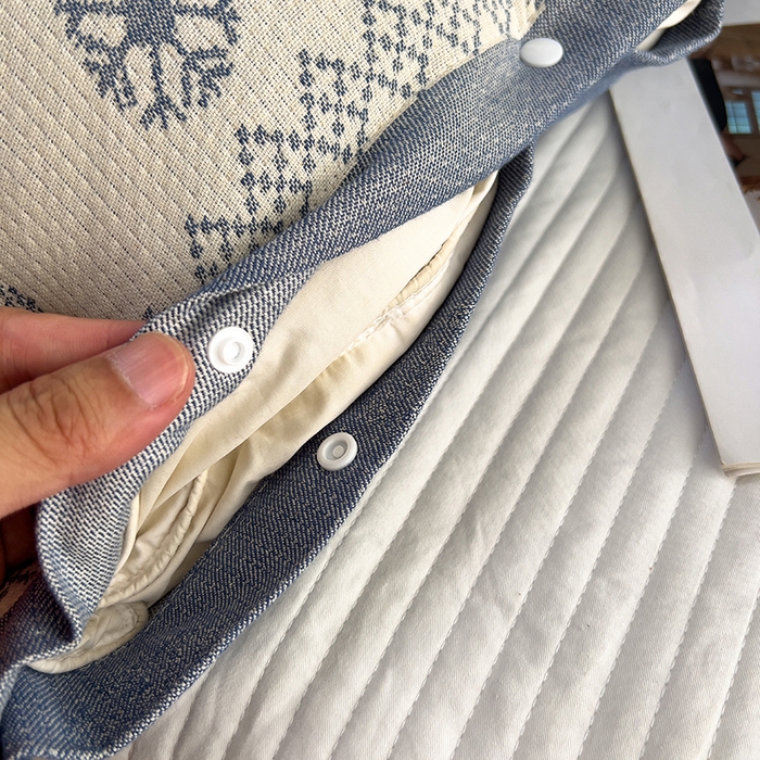 91家纺网 家纺一手货源 找家纺 悦然毛巾被 2025新款四层纱全棉纱布枕套 冰轮树影-蓝