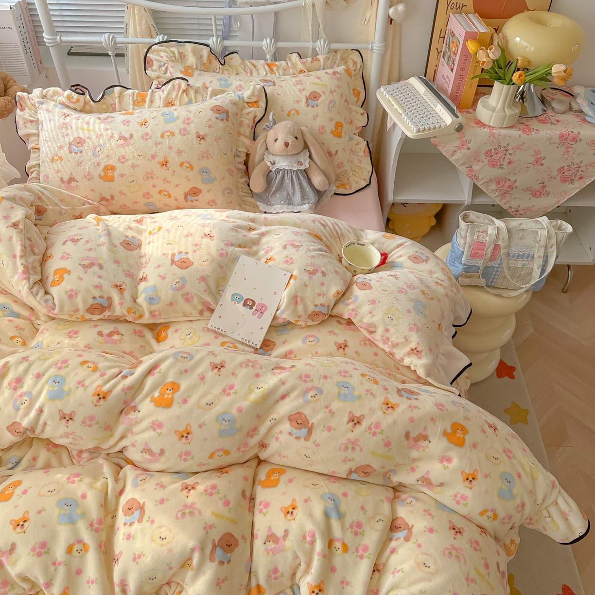 91家纺网 家纺一手货源 找家纺 韩都家居 2025新款亲肤舒适韩版温暖牛奶绒四件套-花边款 奶芙小狗