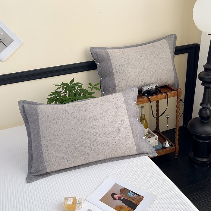 91家纺网 家纺一手货源 找家纺 悦然毛巾被 2025新款四层纱全棉纱布枕套 淡彩灰