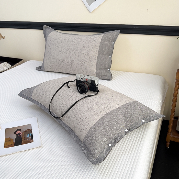 91家纺网 家纺一手货源 找家纺 悦然毛巾被 2025新款四层纱全棉纱布枕套 淡彩灰