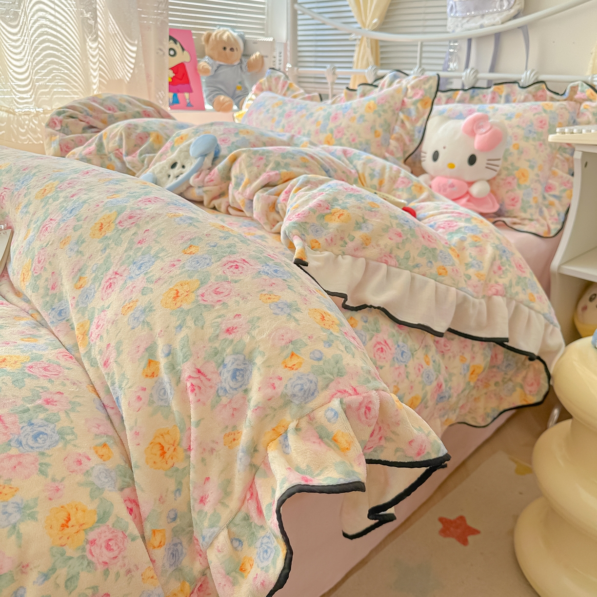 91家纺网 家纺一手货源 找家纺 韩都家居 2025新款亲肤舒适韩版温暖牛奶绒四件套-花边款 韵彩