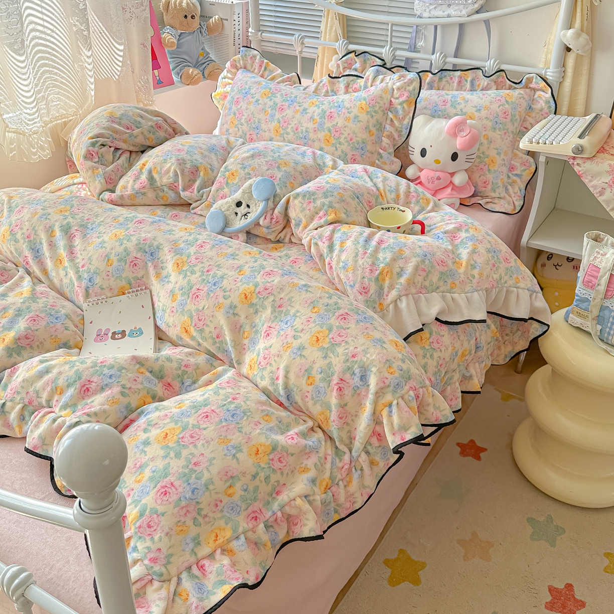 91家纺网 家纺一手货源 找家纺 韩都家居 2025新款亲肤舒适韩版温暖牛奶绒四件套-花边款 韵彩