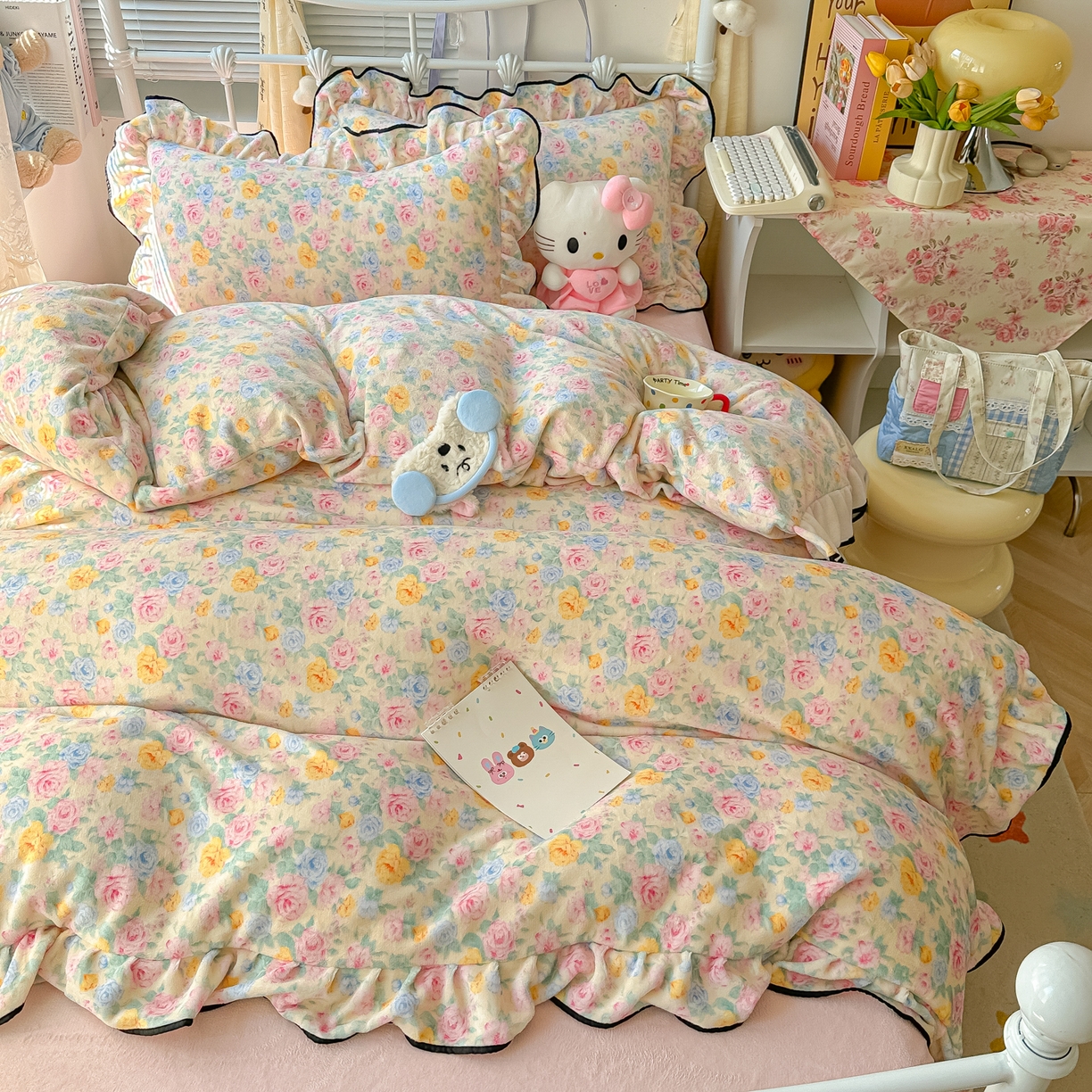 91家纺网 家纺一手货源 找家纺 韩都家居 2025新款亲肤舒适韩版温暖牛奶绒四件套-花边款 韵彩