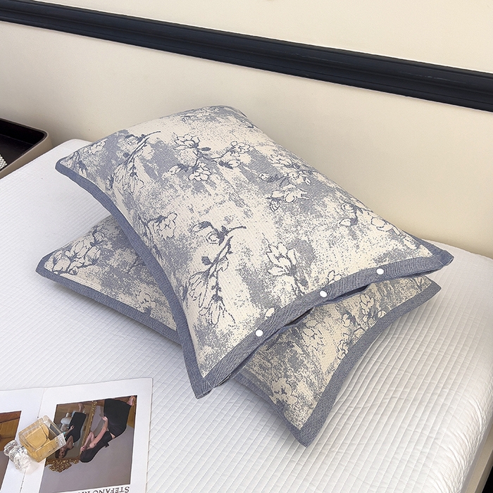 91家纺网 家纺一手货源 找家纺 悦然毛巾被 2025新款四层纱全棉纱布枕套 花树蓝