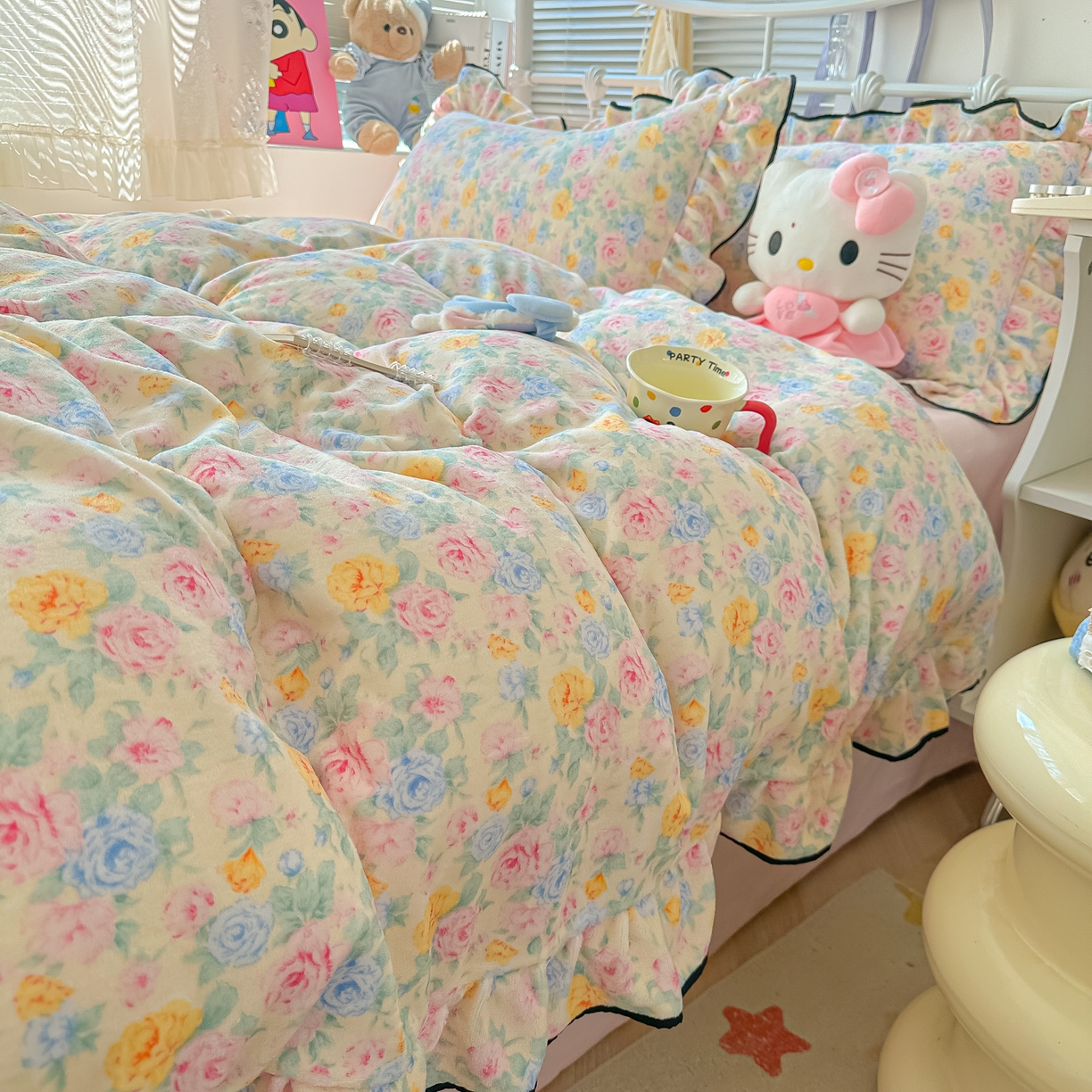 91家纺网 家纺一手货源 找家纺 韩都家居 2025新款亲肤舒适韩版温暖牛奶绒四件套-花边款 韵彩