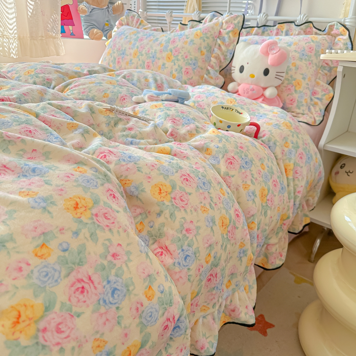 91家纺网 家纺一手货源 找家纺 韩都家居 2025新款亲肤舒适韩版温暖牛奶绒四件套-花边款 韵彩