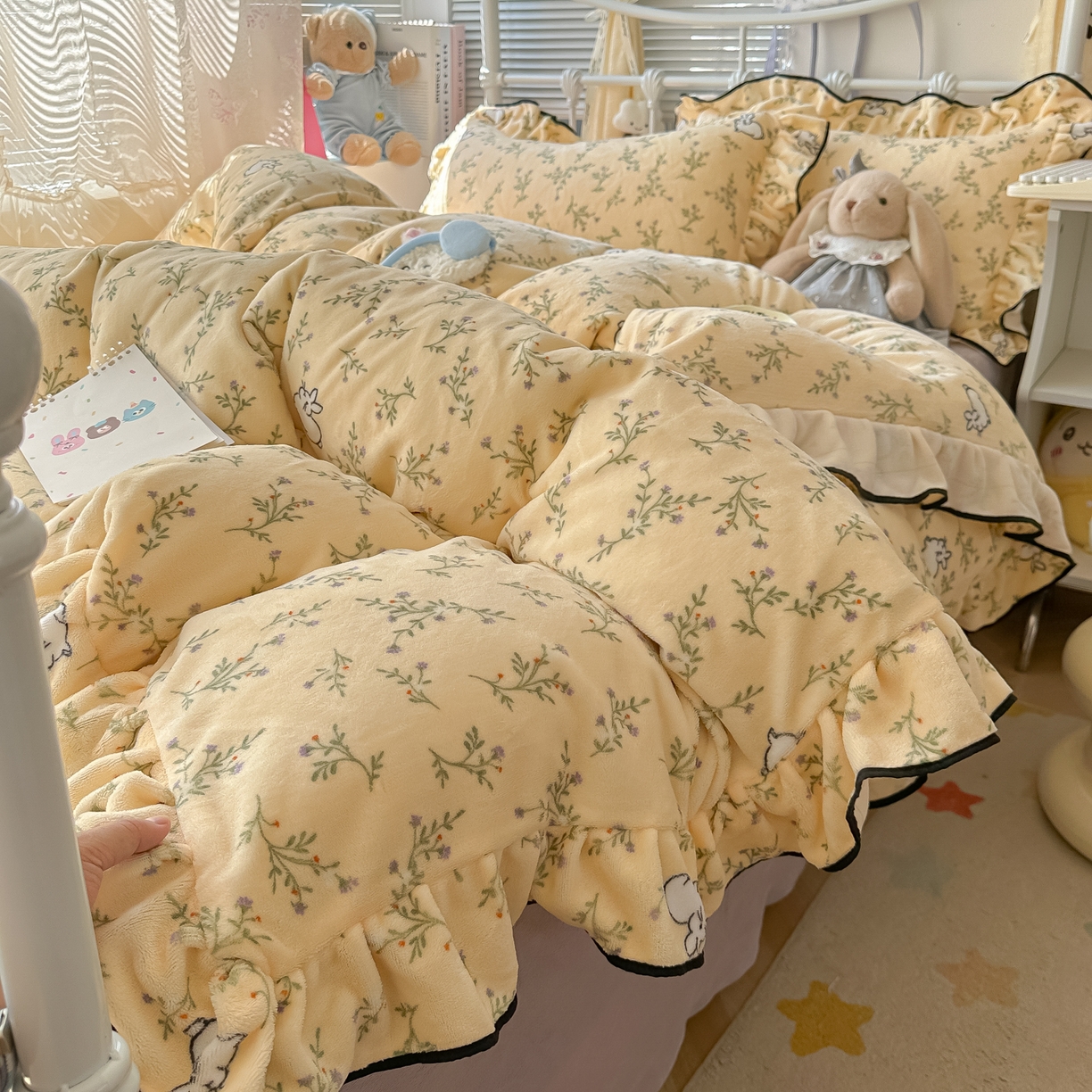 91家纺网 家纺一手货源 找家纺 韩都家居 2025新款亲肤舒适韩版温暖牛奶绒四件套-花边款 香草兔