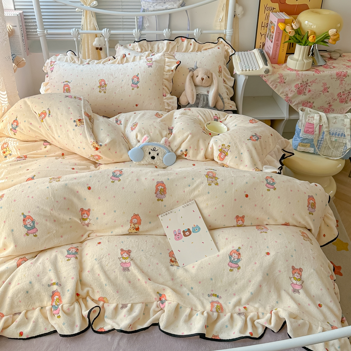 91家纺网 家纺一手货源 找家纺 韩都家居 2025新款亲肤舒适韩版温暖牛奶绒四件套-花边款 灿烂时光