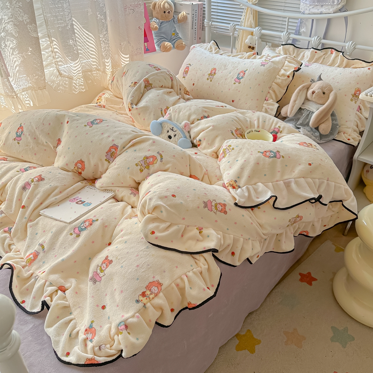 91家纺网 家纺一手货源 找家纺 韩都家居 2025新款亲肤舒适韩版温暖牛奶绒四件套-花边款 灿烂时光