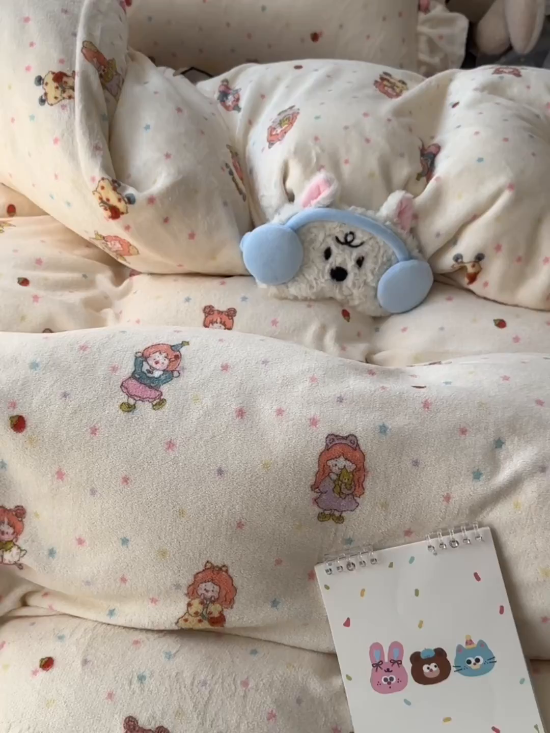 91家纺网 家纺一手货源 找家纺 韩都家居 2025新款亲肤舒适韩版温暖牛奶绒四件套-花边款 灿烂时光