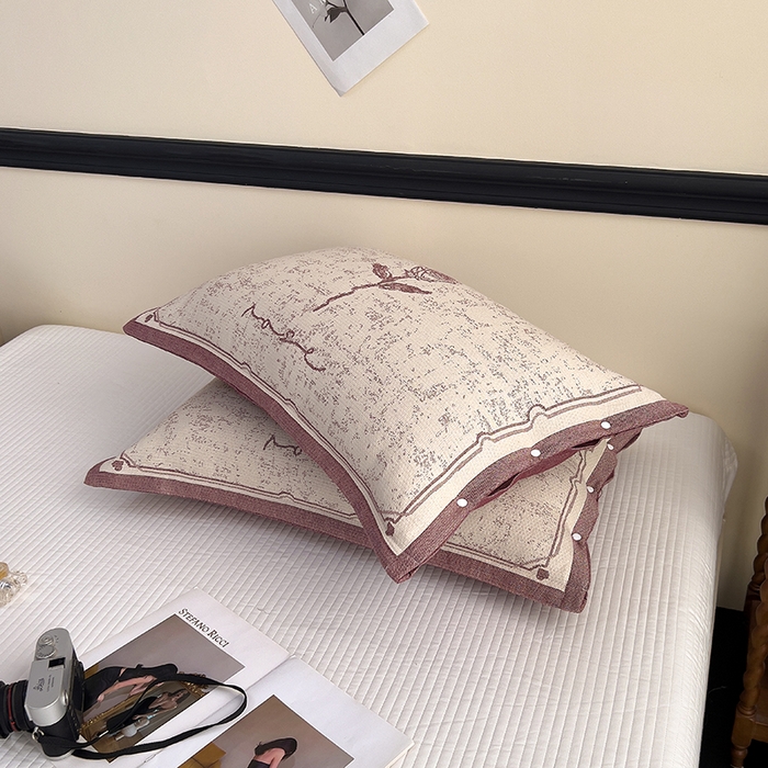 91家纺网 家纺一手货源 找家纺 悦然毛巾被 2025新款四层纱全棉纱布枕套 清新浪漫-咖