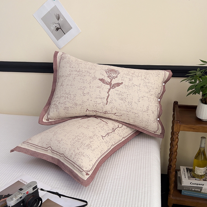 91家纺网 家纺一手货源 找家纺 悦然毛巾被 2025新款四层纱全棉纱布枕套 清新浪漫-咖