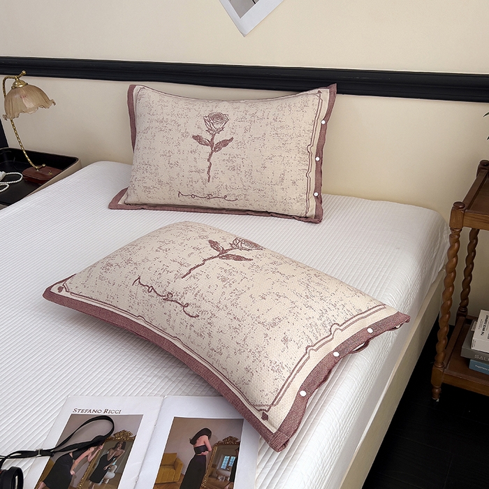 91家纺网 家纺一手货源 找家纺 悦然毛巾被 2025新款四层纱全棉纱布枕套 清新浪漫-咖