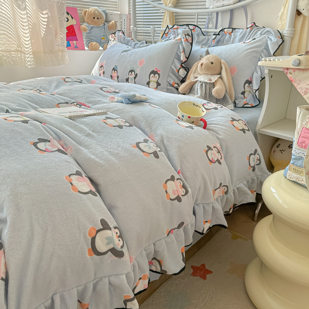 91家纺网 家纺一手货源 找家纺 韩都家居 2025新款亲肤舒适韩版温暖牛奶绒四件套-花边款 小企鹅