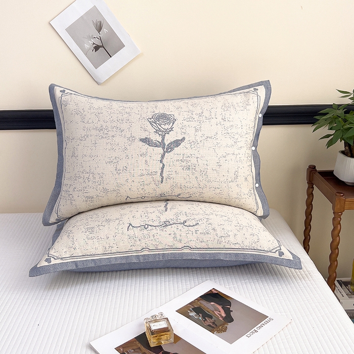 91家纺网 家纺一手货源 找家纺 悦然毛巾被 2025新款四层纱全棉纱布枕套 清新浪漫-蓝