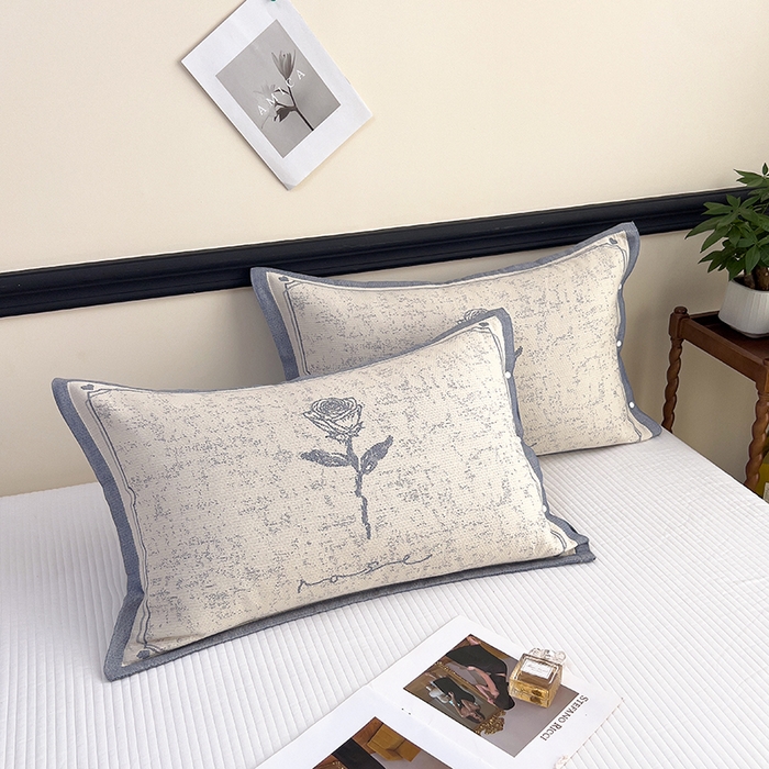 91家纺网 家纺一手货源 找家纺 悦然毛巾被 2025新款四层纱全棉纱布枕套 清新浪漫-蓝