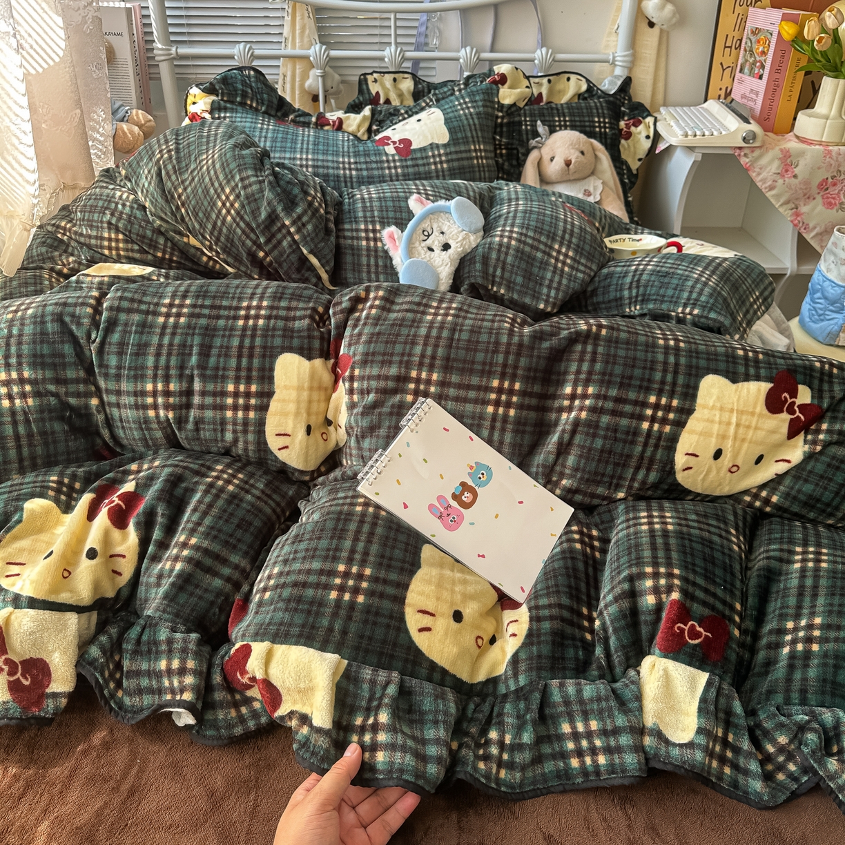 91家纺网 家纺一手货源 找家纺 韩都家居 2025新款亲肤舒适韩版温暖牛奶绒四件套-花边款 猫猫汇