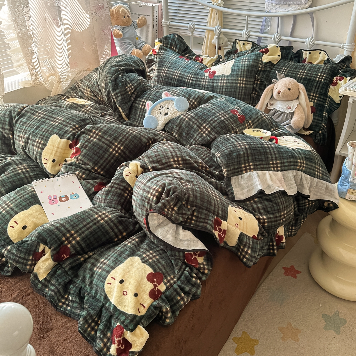 91家纺网 家纺一手货源 找家纺 韩都家居 2025新款亲肤舒适韩版温暖牛奶绒四件套-花边款 猫猫汇