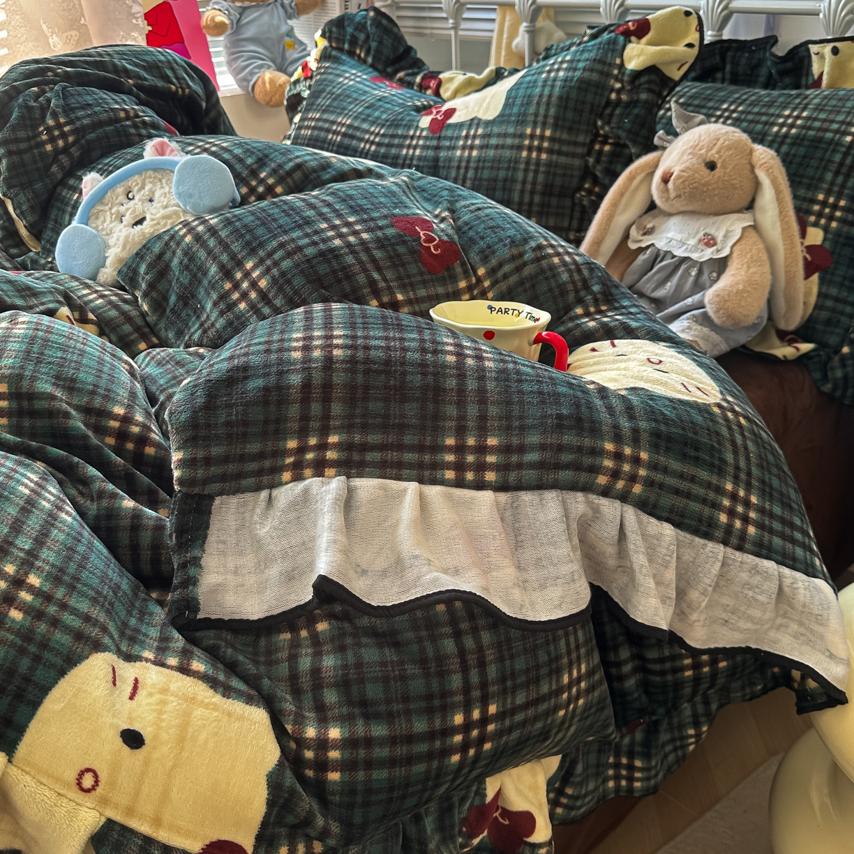 91家纺网 家纺一手货源 找家纺 韩都家居 2025新款亲肤舒适韩版温暖牛奶绒四件套-花边款 猫猫汇