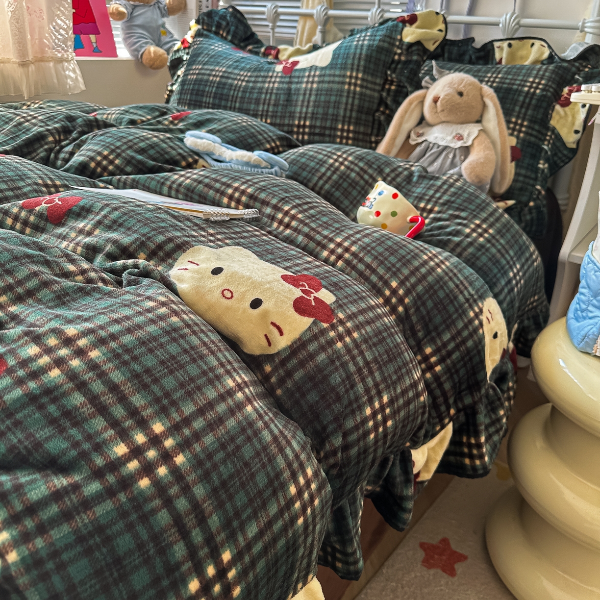 91家纺网 家纺一手货源 找家纺 韩都家居 2025新款亲肤舒适韩版温暖牛奶绒四件套-花边款 猫猫汇