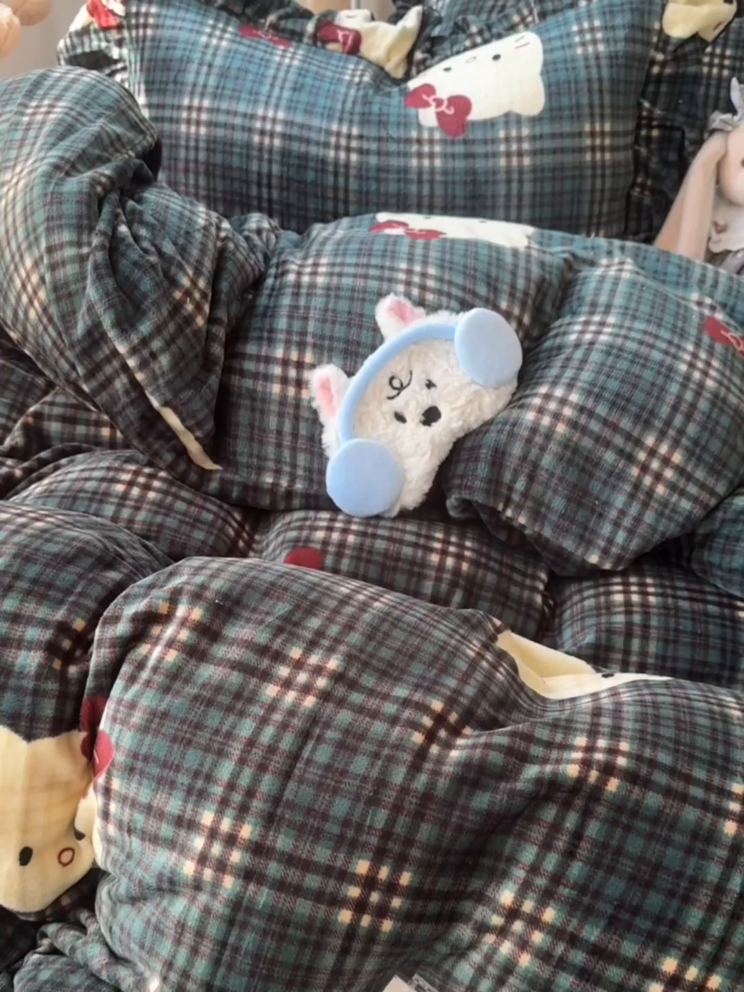 91家纺网 家纺一手货源 找家纺 韩都家居 2025新款亲肤舒适韩版温暖牛奶绒四件套-花边款 猫猫汇