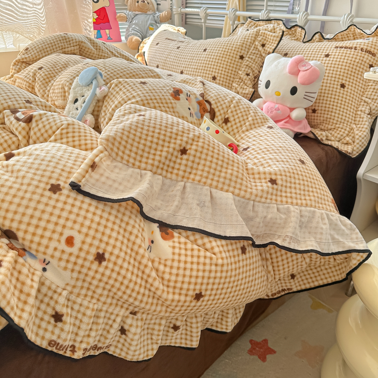 91家纺网 家纺一手货源 找家纺 韩都家居 2025新款亲肤舒适韩版温暖牛奶绒四件套-花边款 星星猫咪